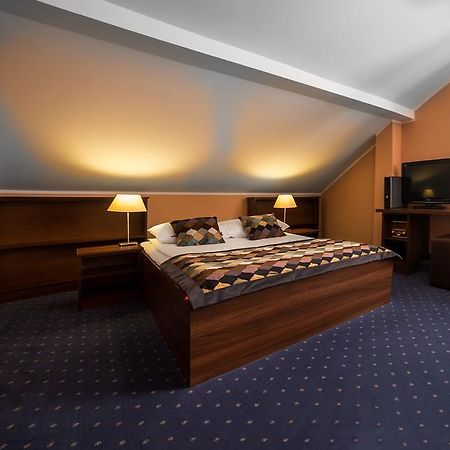 Hotel Colnus Kolno  Екстериор снимка