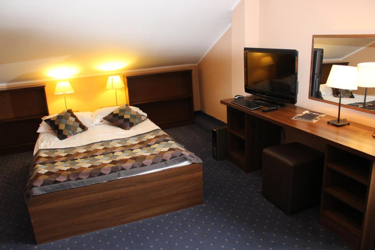 Hotel Colnus Kolno  Екстериор снимка