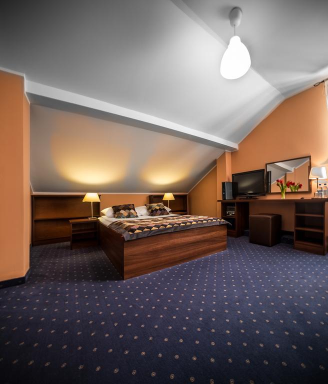 Hotel Colnus Kolno  Екстериор снимка
