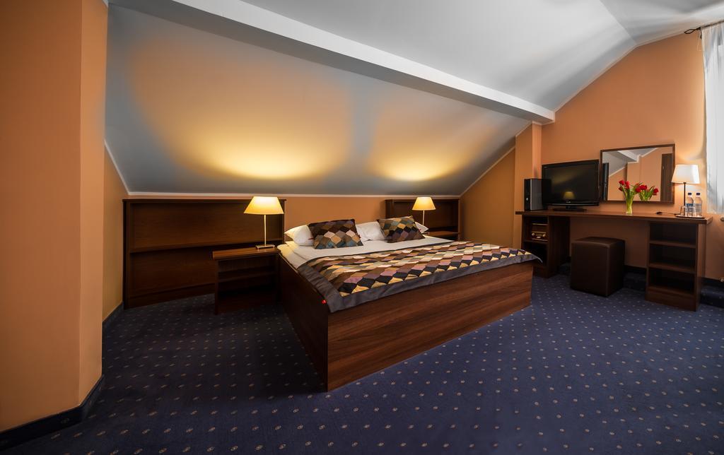 Hotel Colnus Kolno  Екстериор снимка
